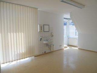 Große Behandlungszimmer