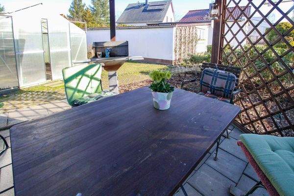 Pavillon im Vorgarten