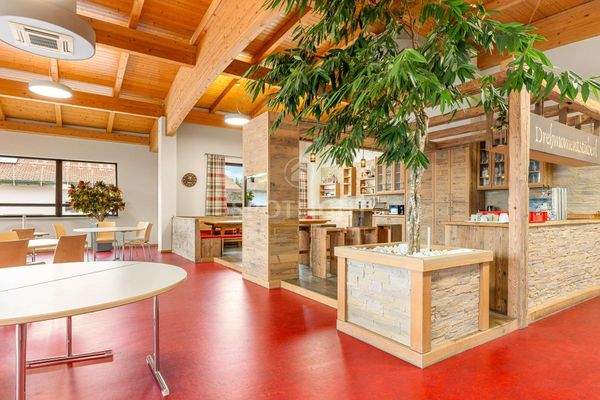 Kantine nebenan mitnutzbar