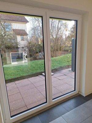 Zugang zu Terasse Seite WZ