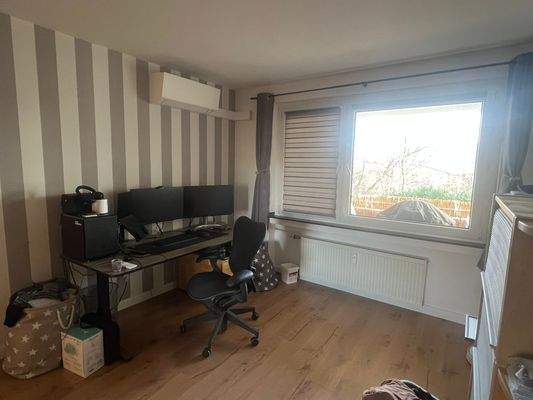 Kinder-/Arbeitszimmer