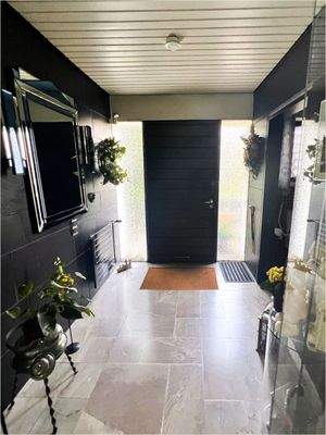 Peter Dondorf Immobilien - Windfang