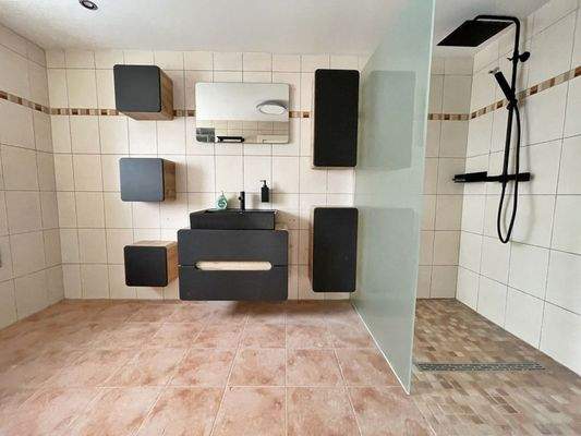 Bad im Erdgeschoss.jpg