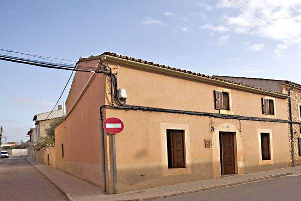 stadthaus zu verkaufen in Ses Salines auf Mallorca