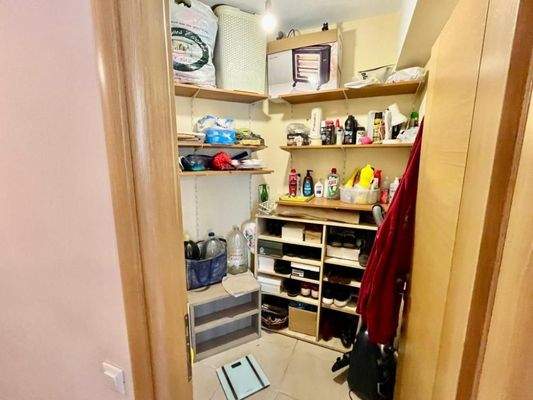 Kreta, Agios Nikolaos: Geräumige Wohnung im 2. Stock mit Panoramablick auf das Meer zu verkaufen