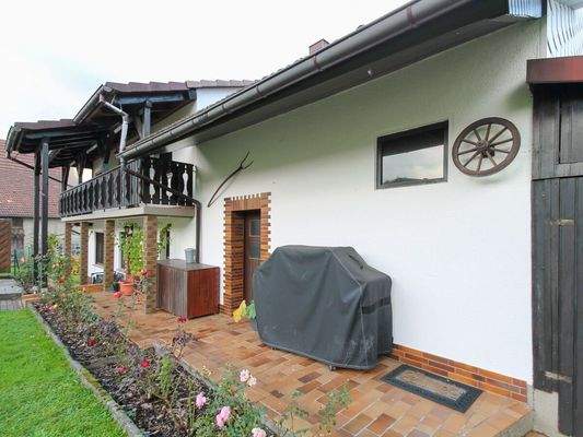 Seitliche Rückansicht Werkstatt