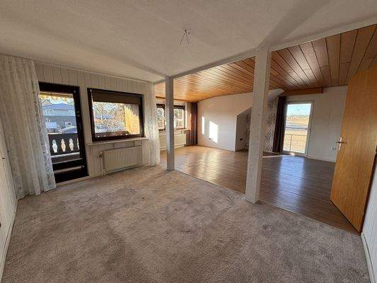 Wohn und Essbereich DG