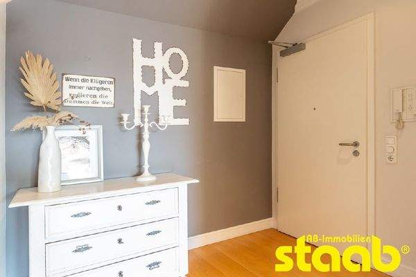 Eingangsbereich u. Flur