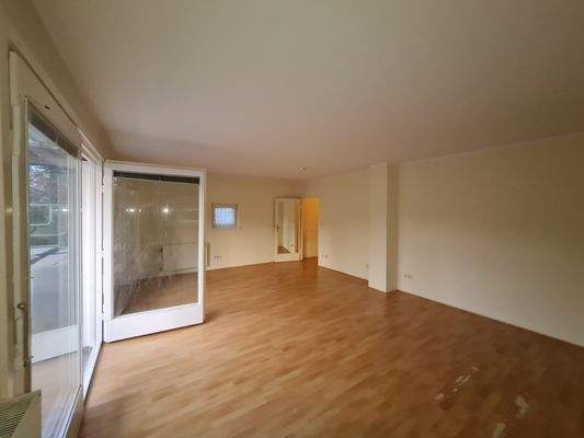 große Tür zum SÜD Balkon.jpg