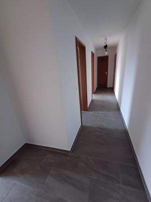 Flur 2.jpg
