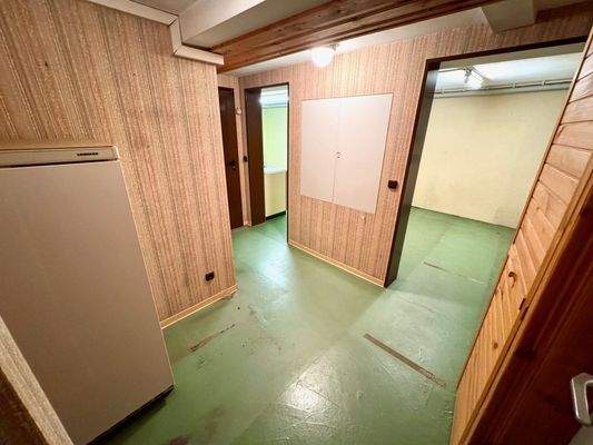 T20 Hinterhaus Kellerflur.jpg