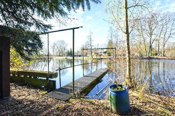 Garten mit Teichzugang