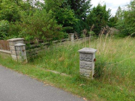 Einfahrt zum Grundstück