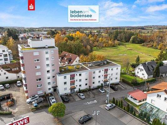 Hauseingang und Blick ins Grüne