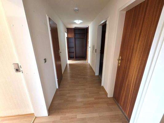 Flur mit Einbauschrank