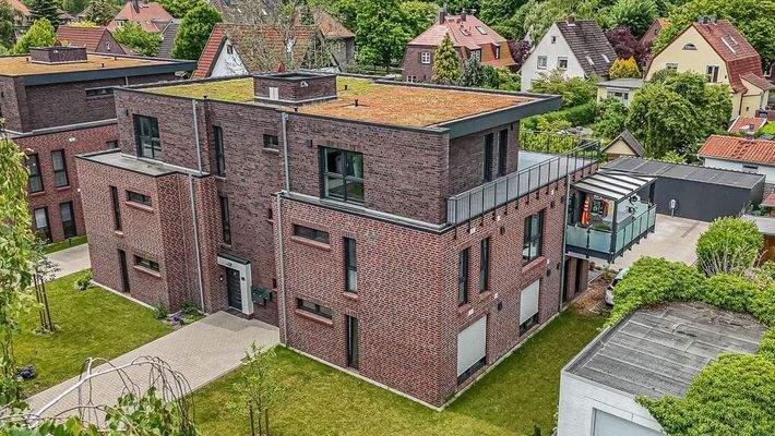 Eindrucksvoller Backsteinbau im Villenviertel