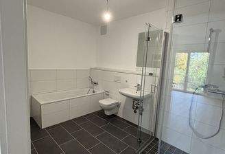 Badezimmer mit Dusche