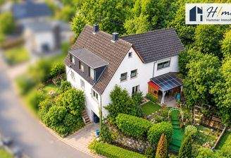 Luftaufnahme von Haus und Garten