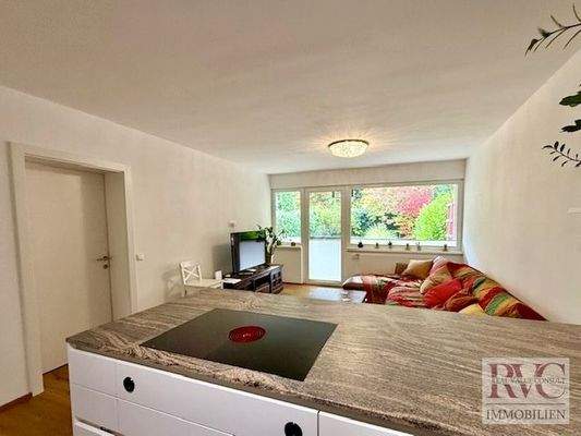 Küche mit Wohnbereich