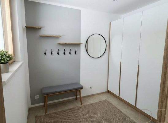 Garderobe - KI generiert - so könnte sie eingerichtet aussehen!