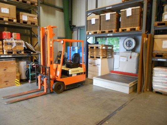 Einfahrtsbereich mit Palettenwaage