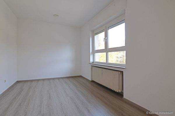 OG Wohnung rechts Schlafzimmer