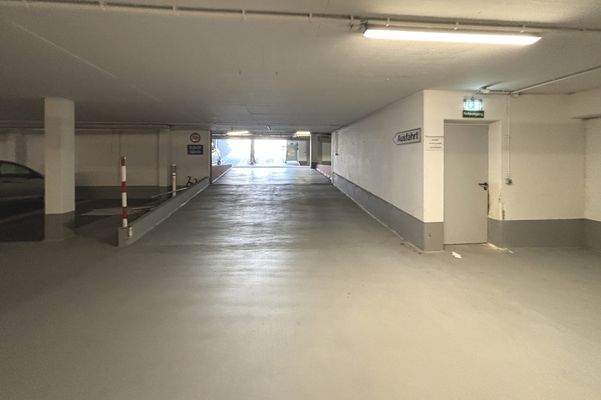 Einfahrt Tiefgarage innen