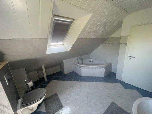 Wannenbad im Dachgeschoss