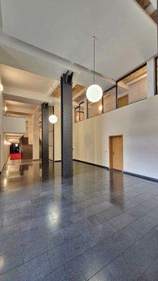 Treppenhaus Eingangsbereich.jpg