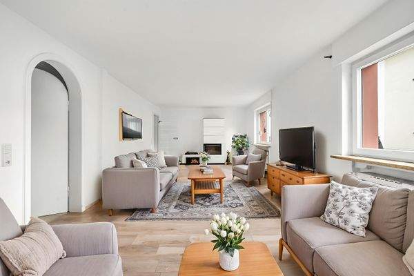 HELL: Wohn-/Esszimmer (Beispieleinrichtung)