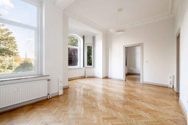 Büro vom Eingang links