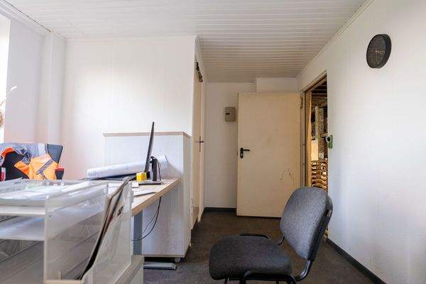 Büroraum - Gewerbehalle