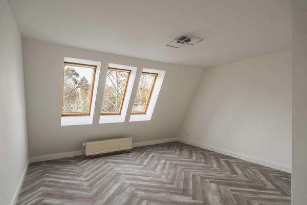 2. OG (DG) - großes, helles Zimmer