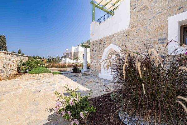 Detached Villas with Private Pools in Bodrum Kadikalesi