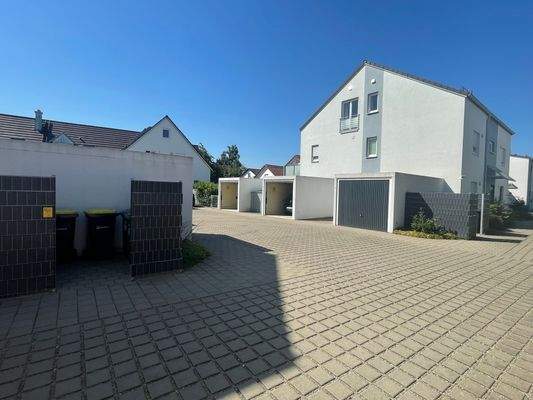 stellplatz-/garagenhof