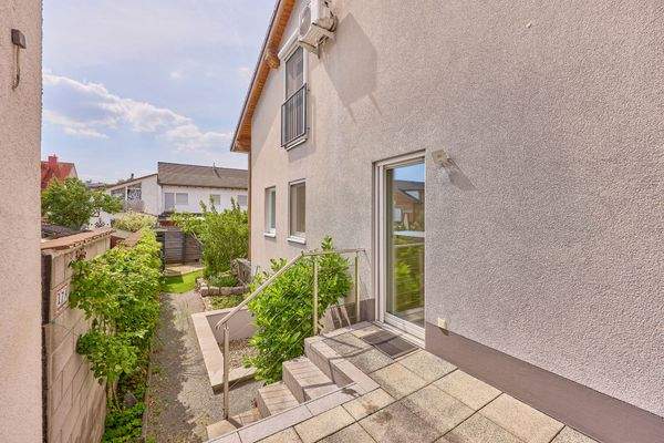 Süd-Terrasse von der Küche