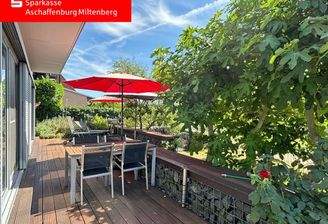 Weitläufige Terrasse