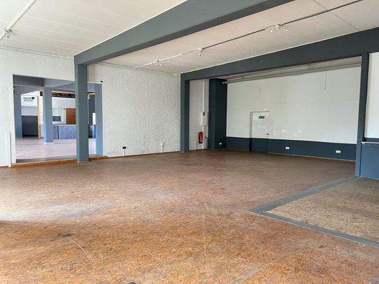 mittlerer Raum mit Blick nach vorne.jpg