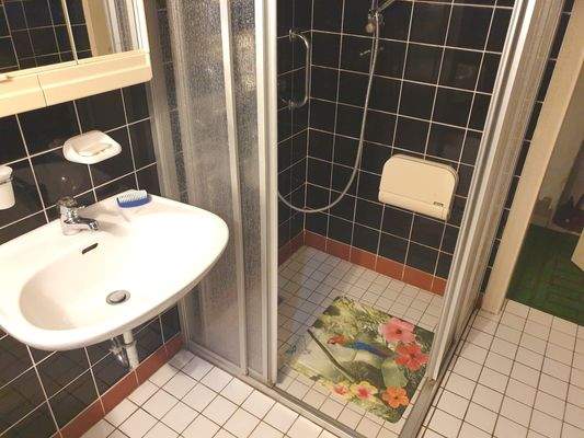 KG Zusätzliche Gartendusche