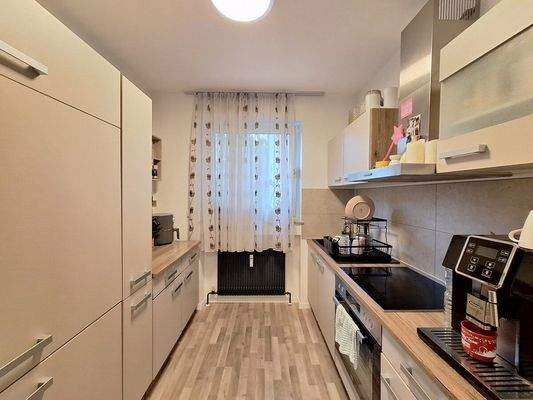 Küche mit Essbereich