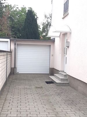 Garage-Einfahrt