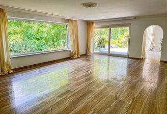 Wohn-/Esszimmer mit Zugang ins Kaminzimmer