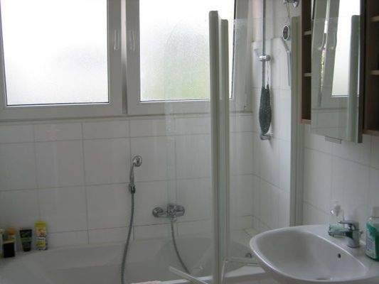 angenehm das moderne Bad