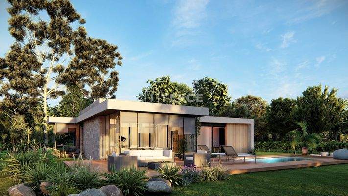 Sea-View Detached Villas with Large Gardens in Urla, İzmir