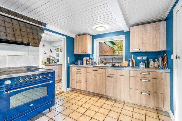 Küche mit Einbauküche