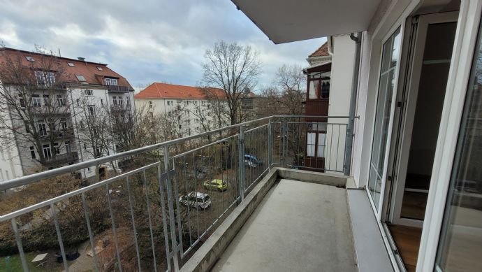 +++EIGENNUTZUNG+++FREI +++2-ZIMMER+++BELIEBTE SÜDVORSTADT+++BALKON+++PARKETT+++TOP GRUNDRISS+++BEGRÜNTER INNENHOF+++AUFZUG+++TIEFGARAGE+++