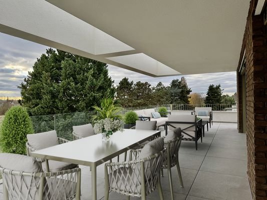 Dachterrasse mit Blick zum Main