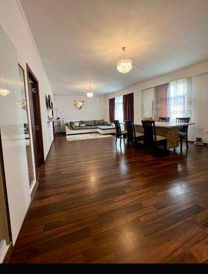 Wohnung Hintergebäude