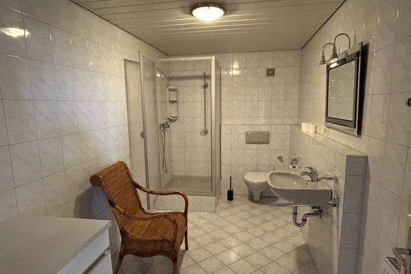 Altbau - Bad im 1. Obergeschoss