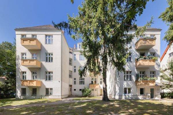 Gründerzeitbau im Grünen